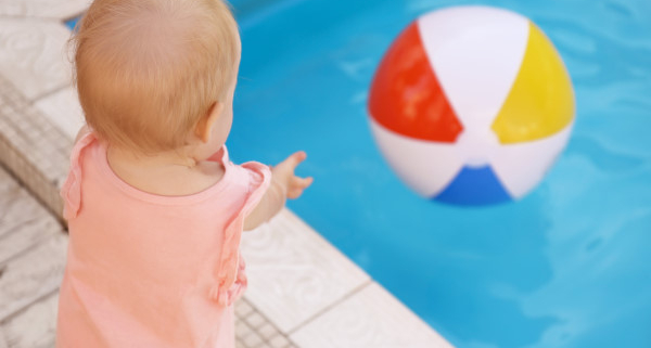 Sécurité d'une piscine : le bracelet est-il une bonne idée ?