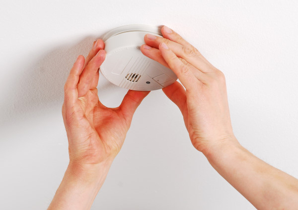 Combien prévoir pour installer un système d'alarme incendie ?